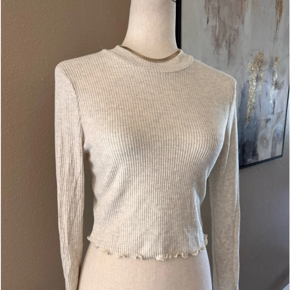 Ribbed crop long sleeve top